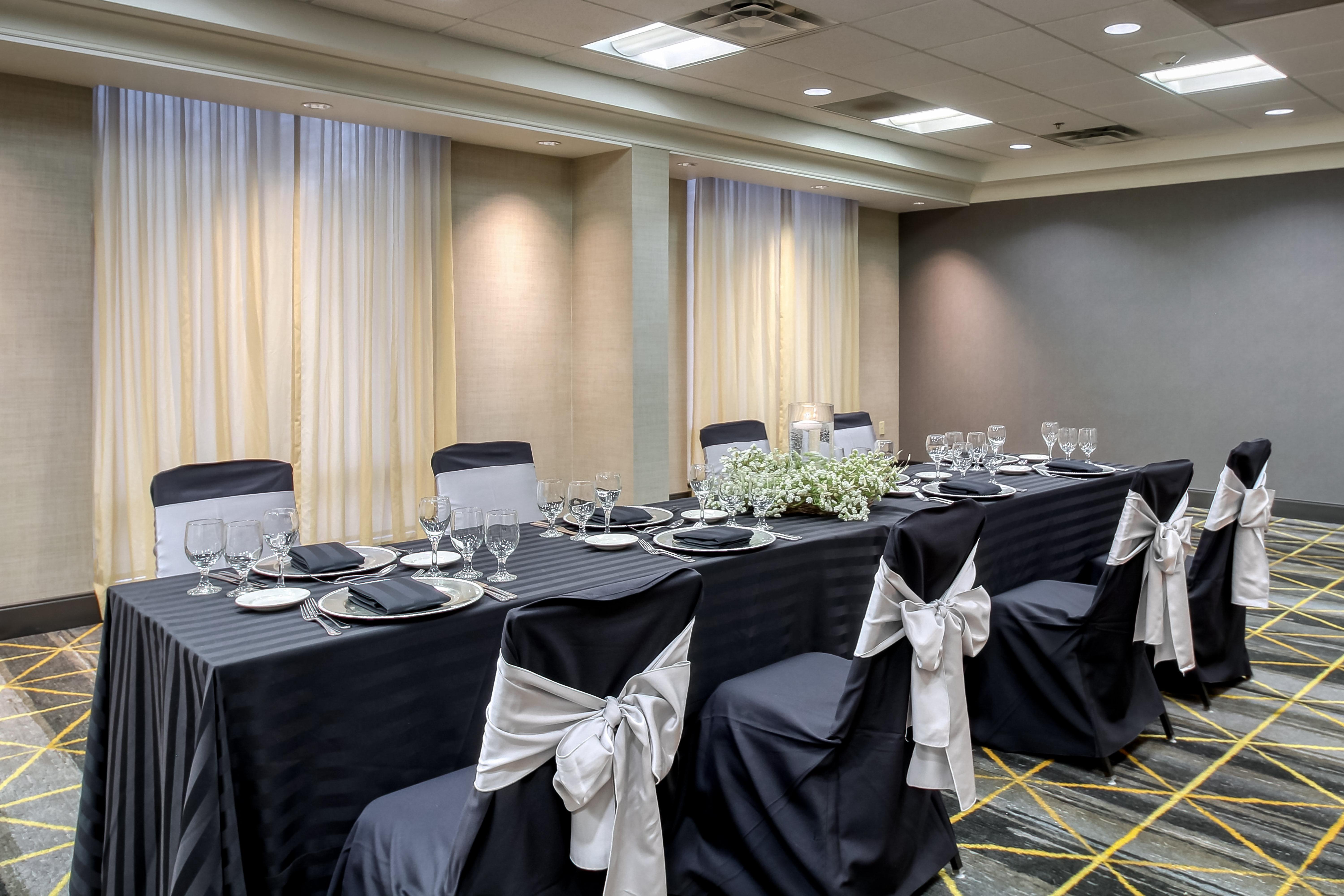 Holiday Inn & Suites Atlanta Airport North By Ihg College Park Exterior foto