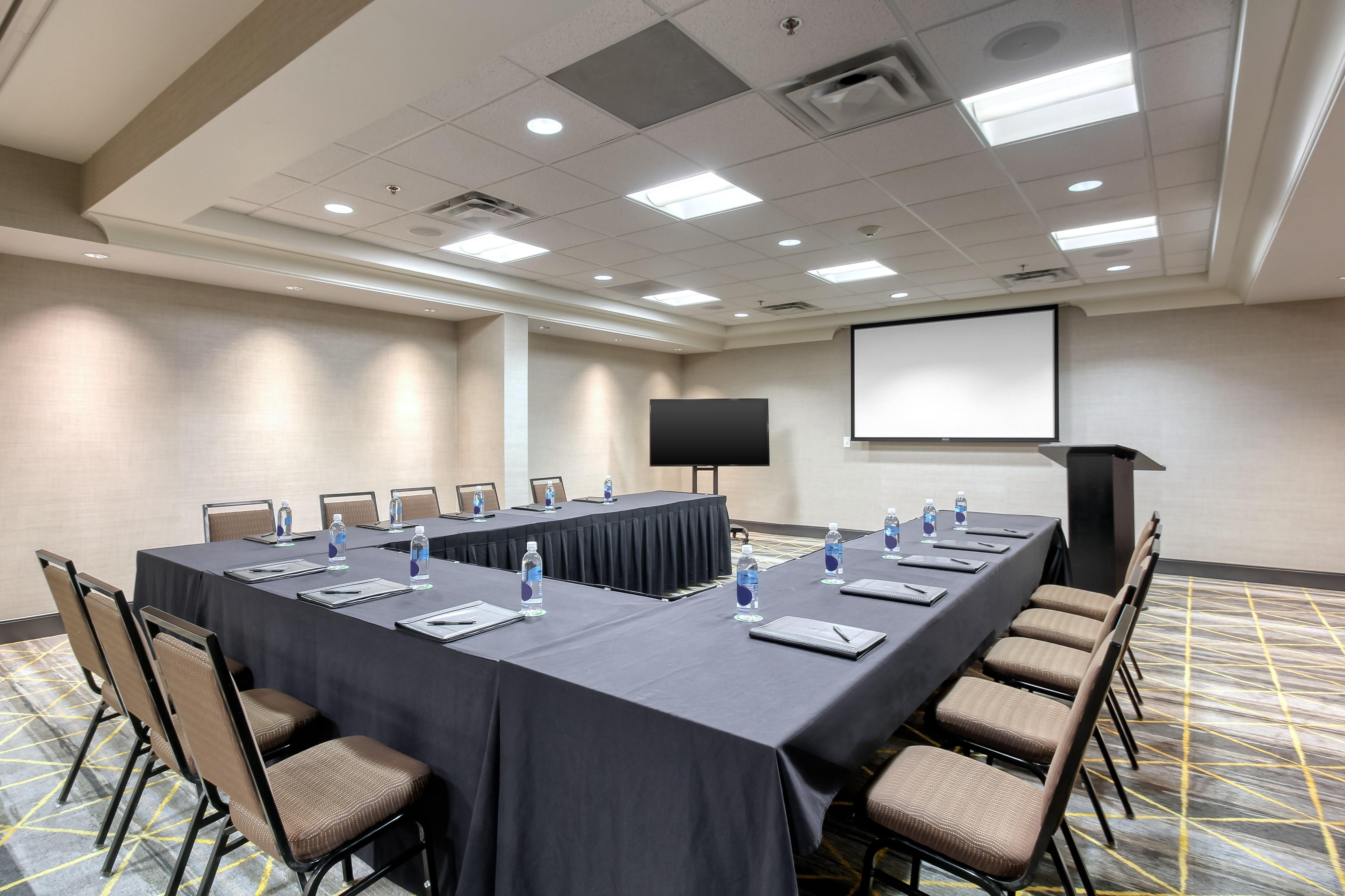 Holiday Inn & Suites Atlanta Airport North By Ihg College Park Exterior foto