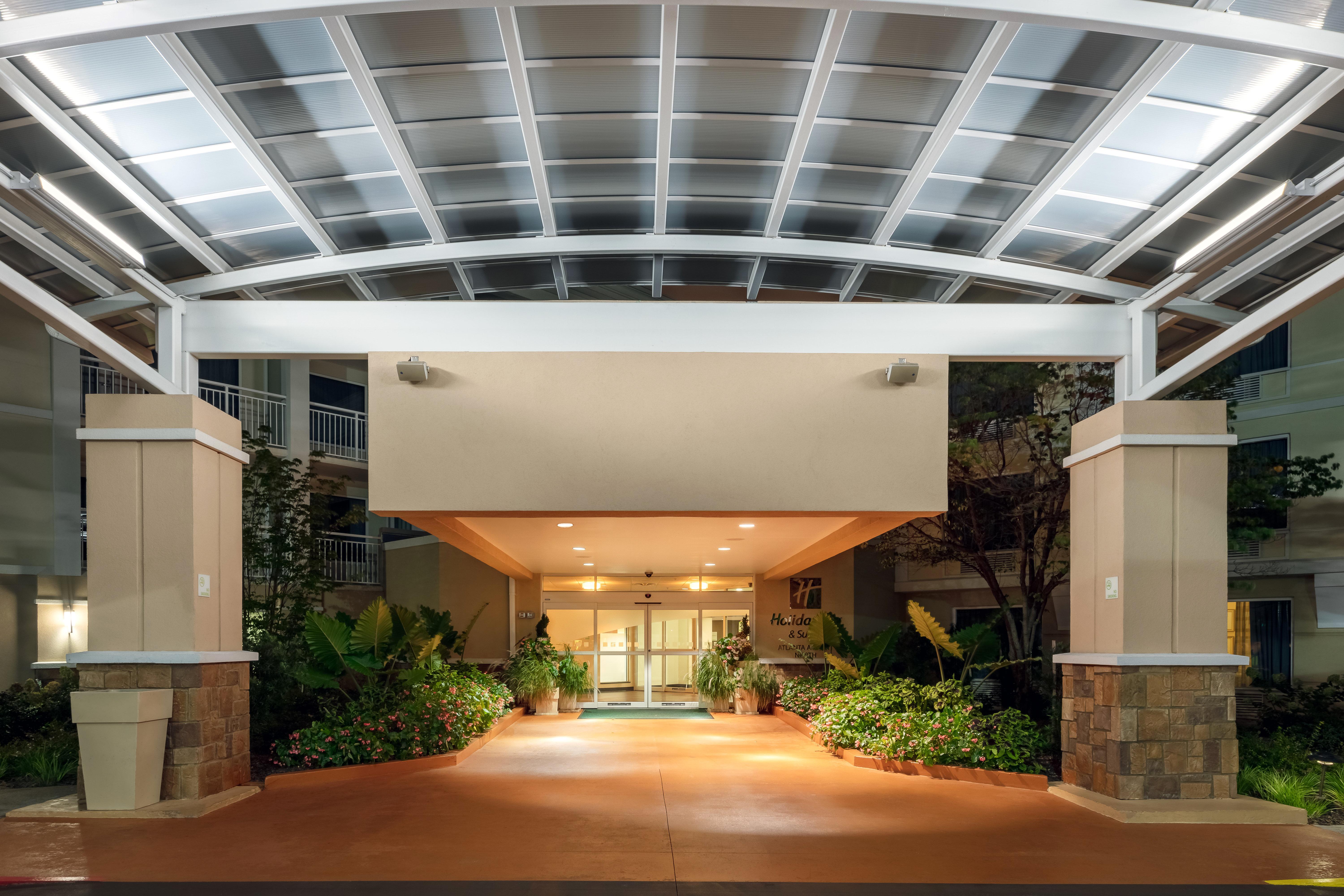 Holiday Inn & Suites Atlanta Airport North By Ihg College Park Exterior foto